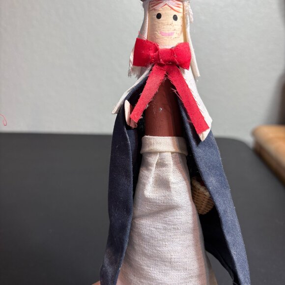 Primitive Thanksgiving Pilgrim Candle Holders and Candles - Picture 3 of 8